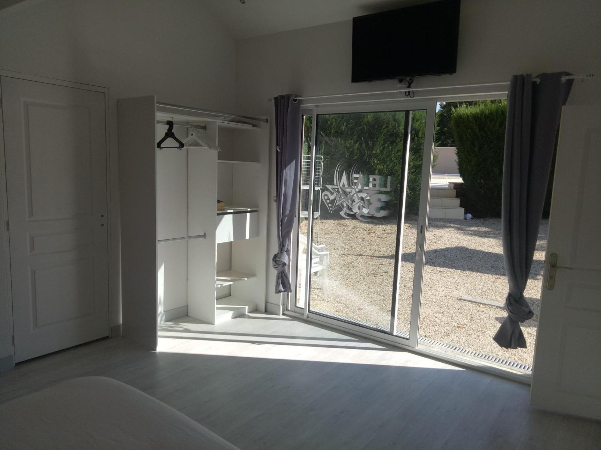 B&B Le 3 Etoiles Saint-Medard-de-Mussidan Exterior photo